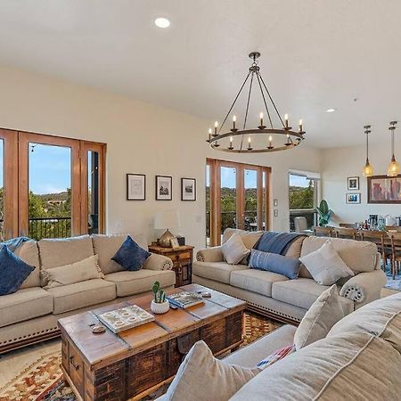 Close To Fresh Creek! Sleeps 12 ~ Amazing Views W/Serene Open Space ~ Hot Tub + Game Room ~ Trails Outside 세도나 외부 사진