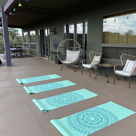 Close To Fresh Creek! Sleeps 12 ~ Amazing Views W/Serene Open Space ~ Hot Tub + Game Room ~ Trails Outside 세도나 외부 사진