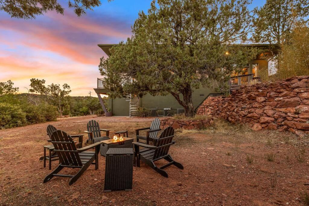 Close To Fresh Creek! Sleeps 12 ~ Amazing Views W/Serene Open Space ~ Hot Tub + Game Room ~ Trails Outside 세도나 외부 사진