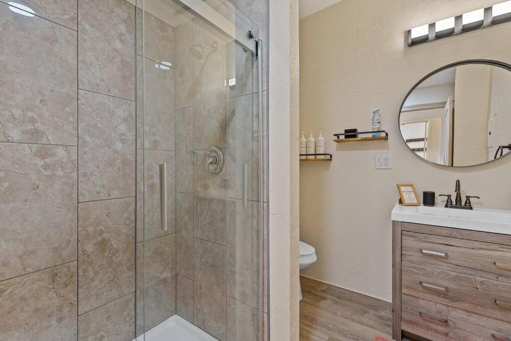 Close To Fresh Creek! Sleeps 12 ~ Amazing Views W/Serene Open Space ~ Hot Tub + Game Room ~ Trails Outside 세도나 외부 사진