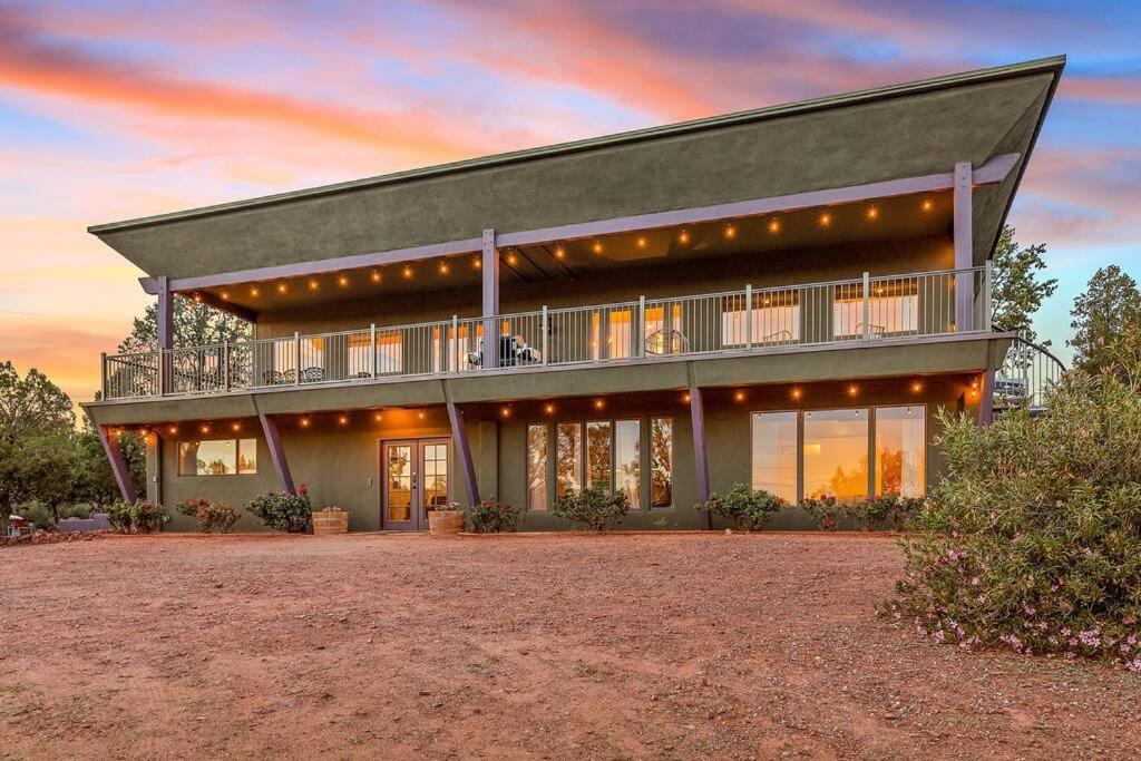 Close To Fresh Creek! Sleeps 12 ~ Amazing Views W/Serene Open Space ~ Hot Tub + Game Room ~ Trails Outside 세도나 외부 사진