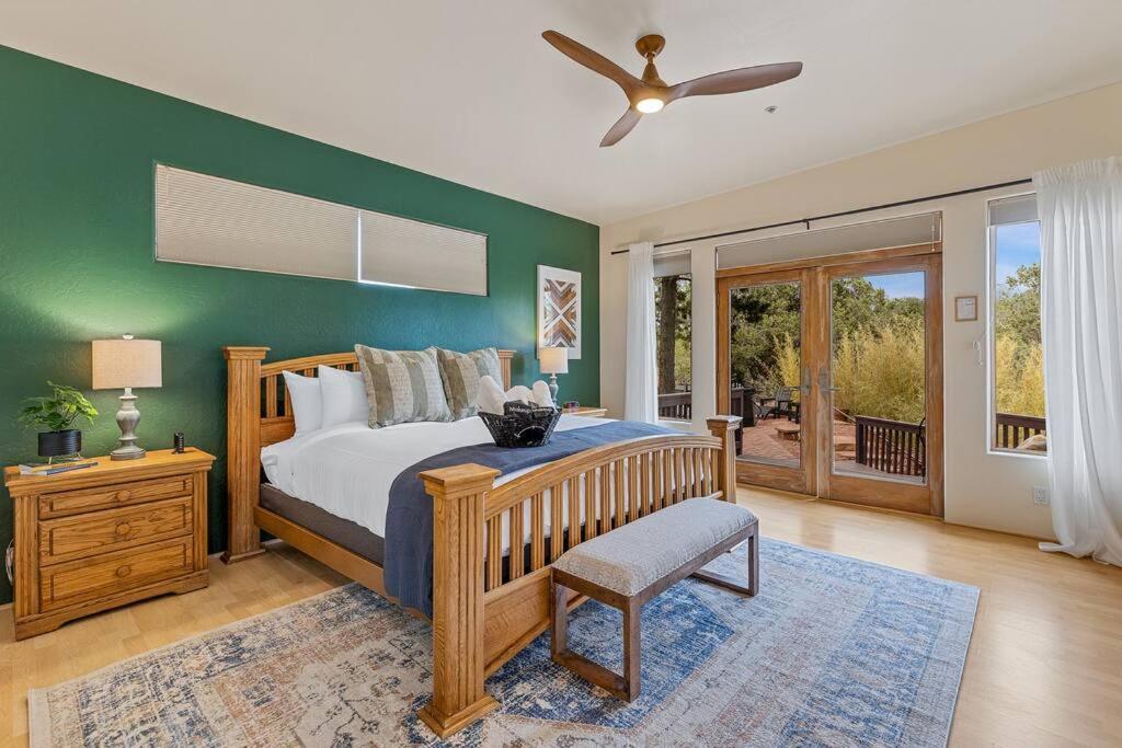 Close To Fresh Creek! Sleeps 12 ~ Amazing Views W/Serene Open Space ~ Hot Tub + Game Room ~ Trails Outside 세도나 외부 사진