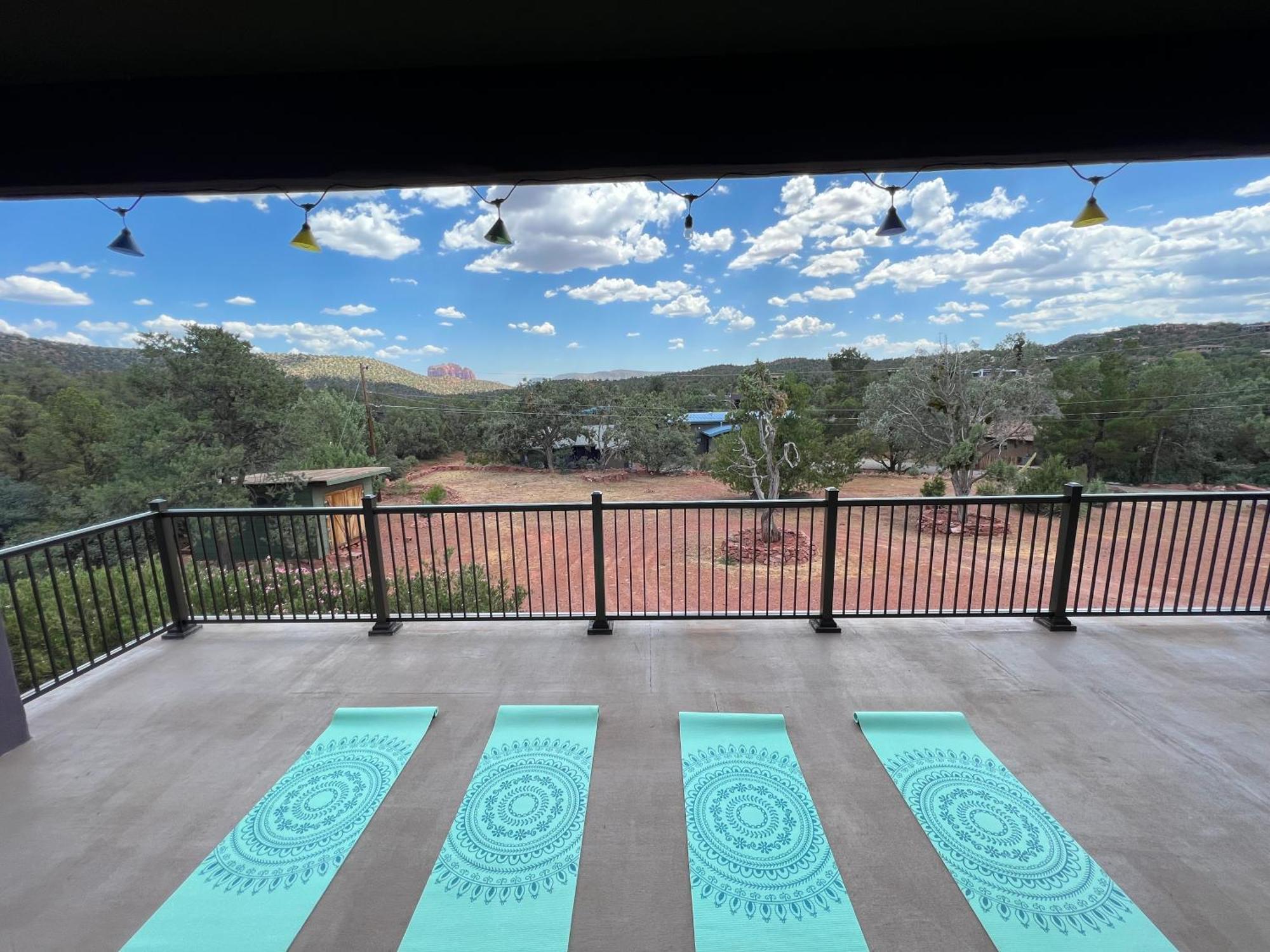 Close To Fresh Creek! Sleeps 12 ~ Amazing Views W/Serene Open Space ~ Hot Tub + Game Room ~ Trails Outside 세도나 외부 사진